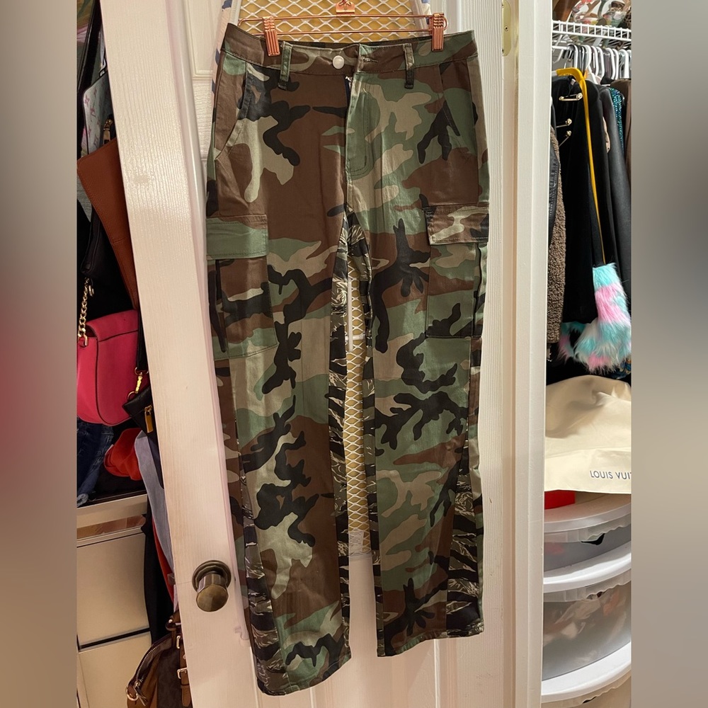 CAMOUFLAGE BOOT CUT PANTS